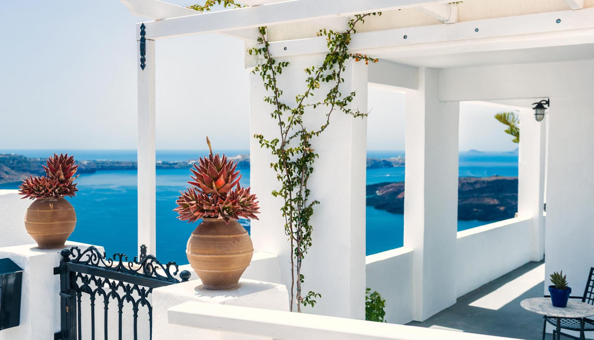 Living in Greece: The Pros and The Cons
