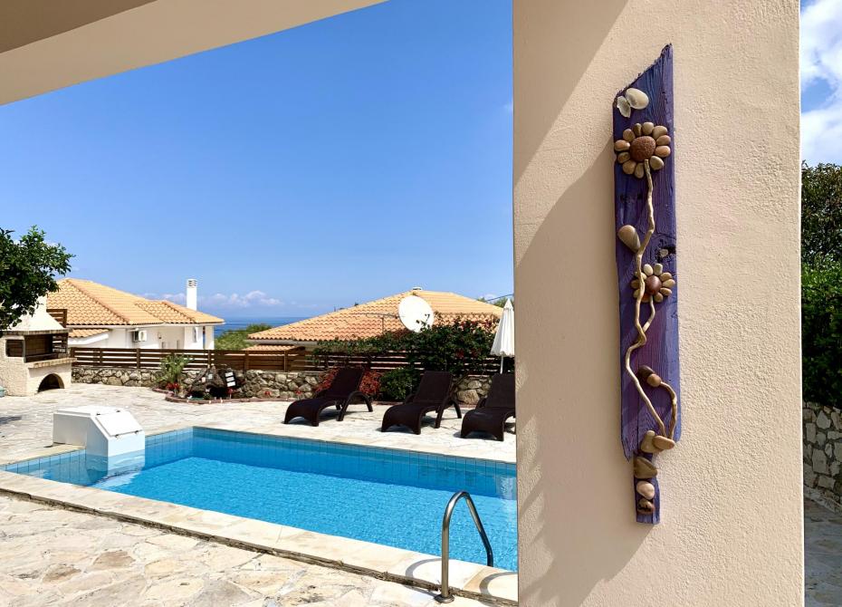 2 Bedroom villa with pool and sea view - 7