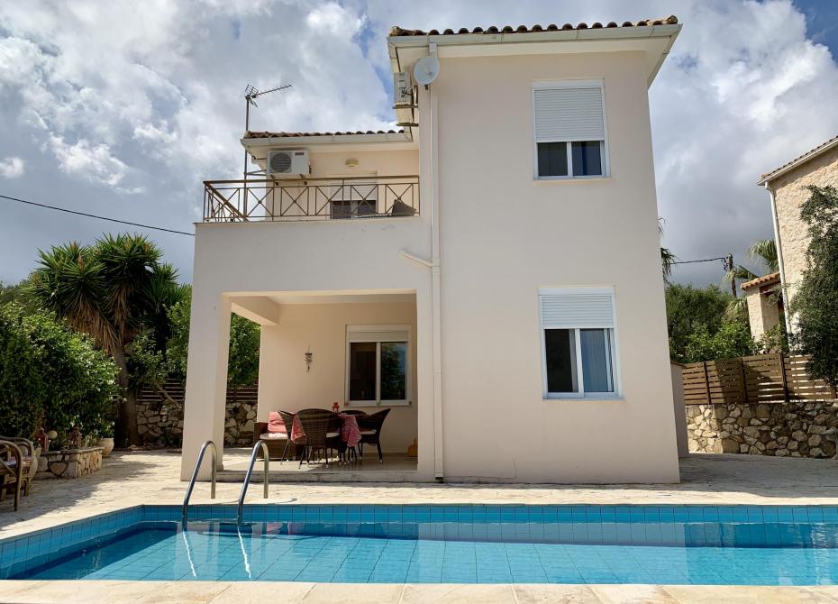 2 Bedroom villa with pool and sea view - 11